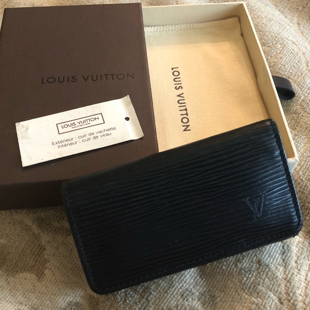 Auth Louis Vuitton black Epi 6 key holder case